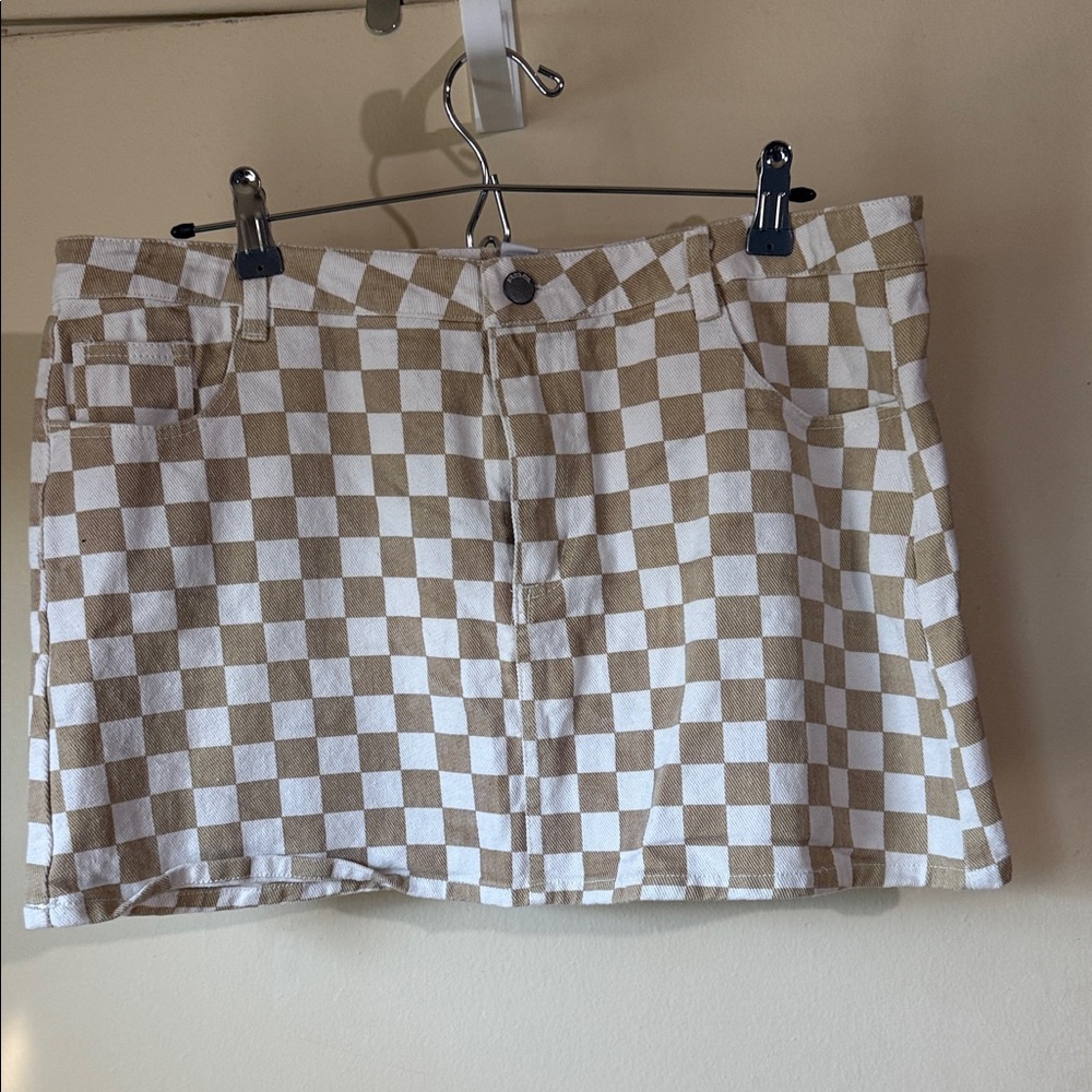 RSQ Beige and White Checkered Mini Skirt
